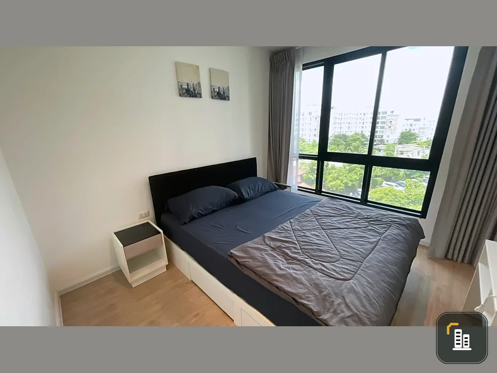 For rent, Icondo Seri Thai Green Space, separate room, separate bedroom, living room, comfortable garden view, hurry and book now.