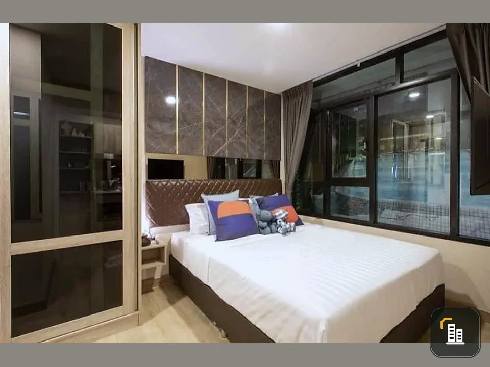 For sale: The Indeed Condo Amata, 1 bedroom, 1 bathroom, built-in marble headboard wall, fully furnished, book now.