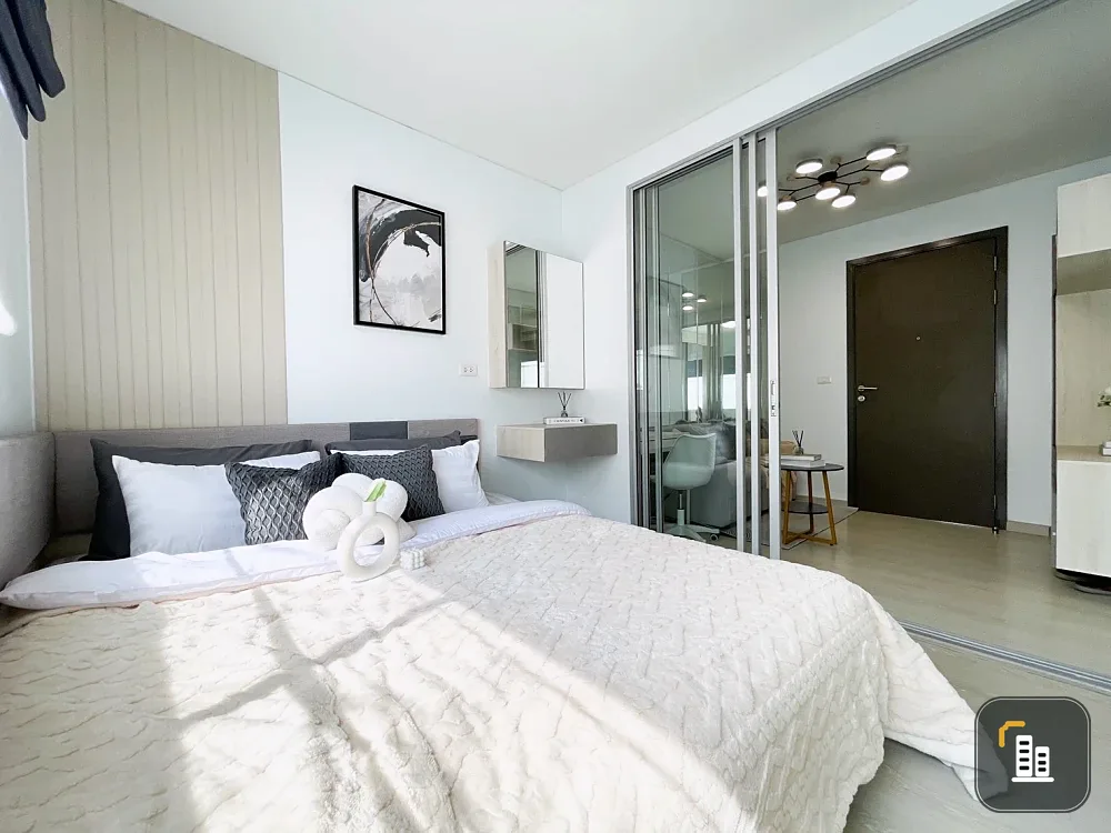 Urgent sale!! Niche ID Condo Seri Thai-Wongwaen, 2nd floor, Building C, fully furnished, just bring your bags and move in. Hurry and book now!!