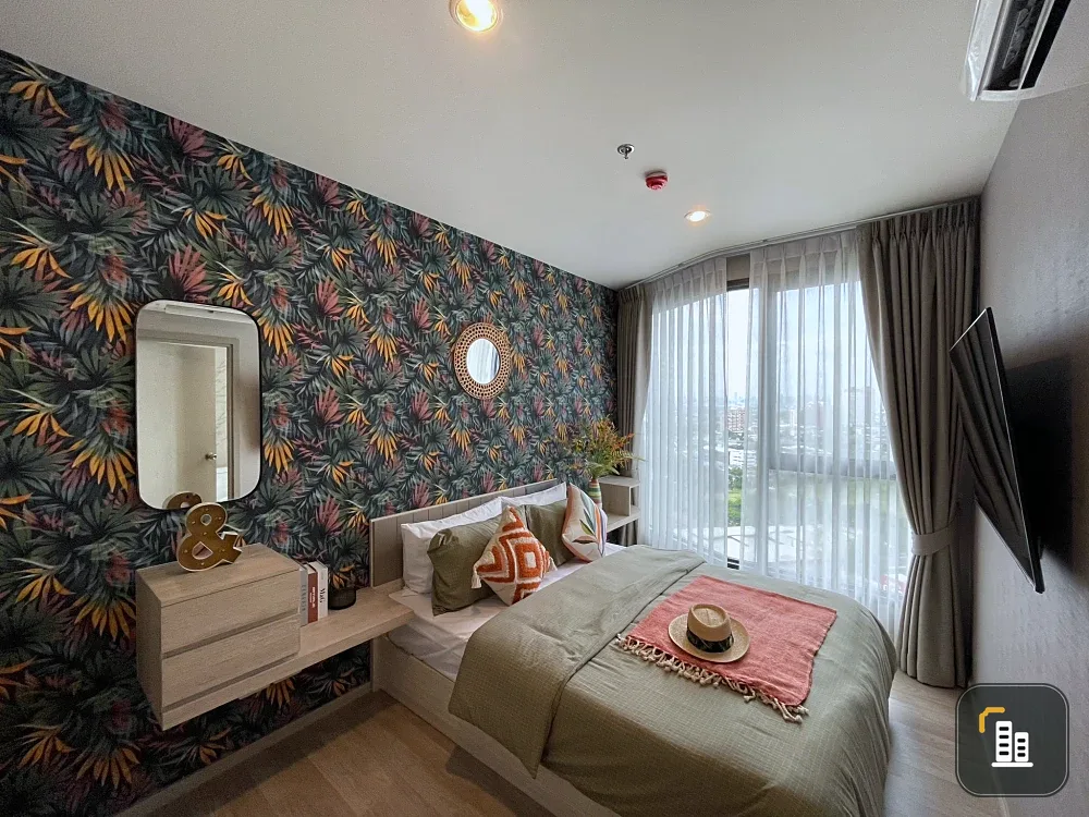 For sale: Ideo Mobi Sukhumvit East Point, 1 bedroom, 1 bathroom, stunningly decorated, with beautiful wallpaper, fully furnished, don't miss out.