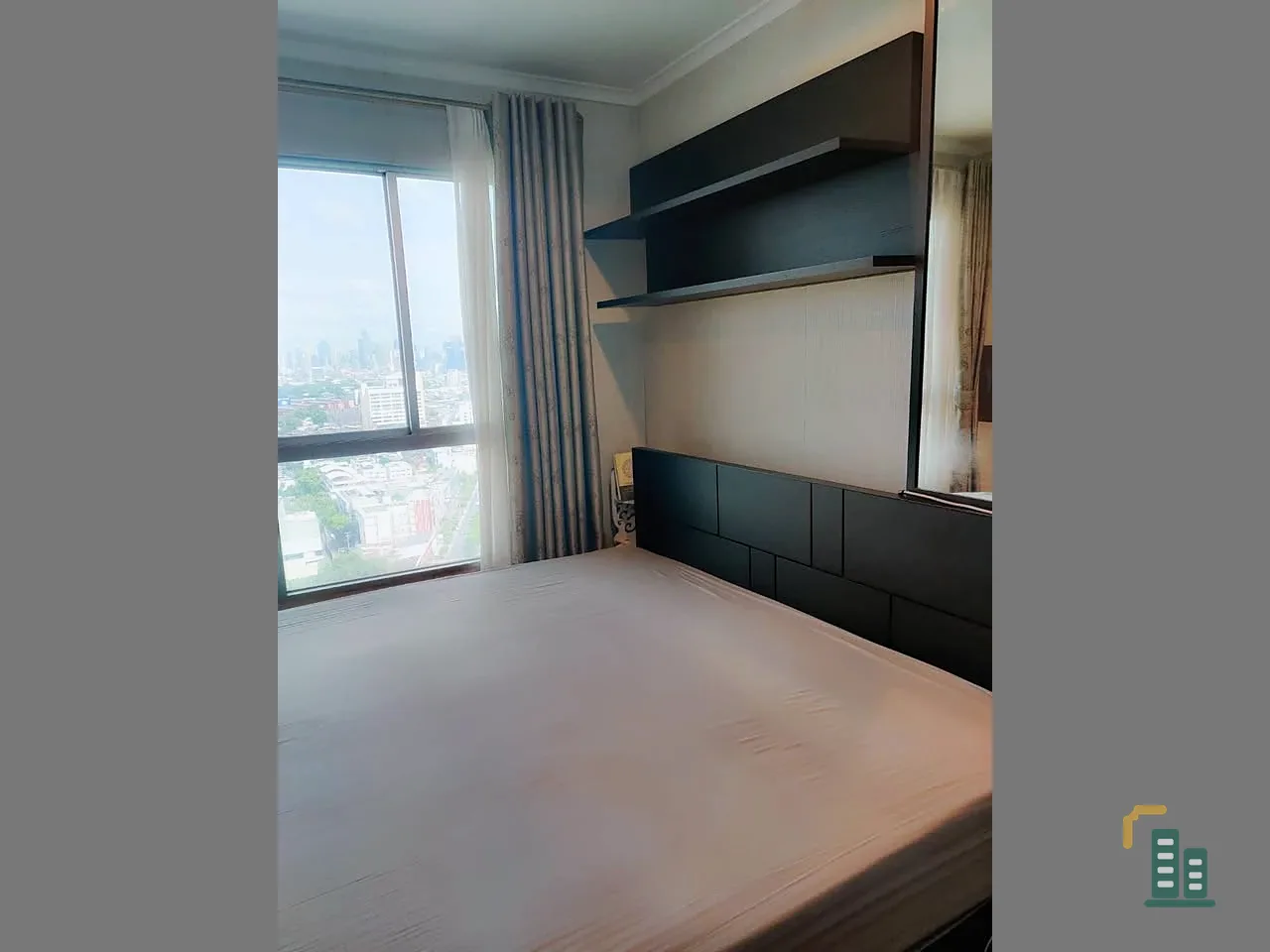 For rent Lumpini Place Rama 4 - Kluaynamthai, top floor, city view from a high angle, fully furnished, hurry and book now.