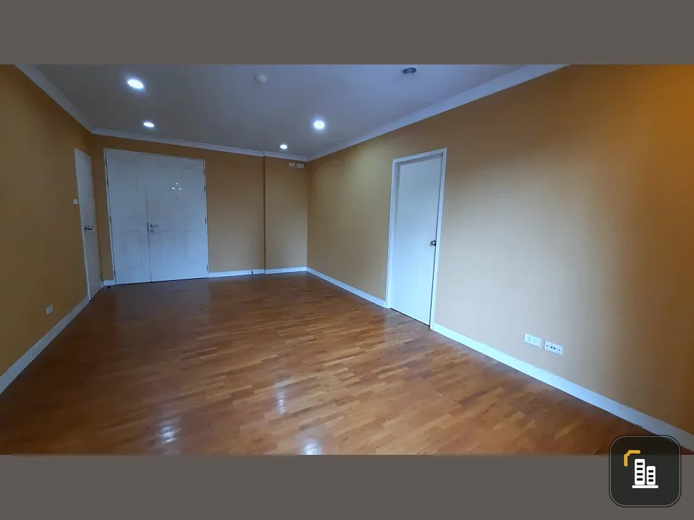 For sale: Baan Siri Sukhumvit Soi 10, empty room, very spacious area, comfortable, not cramped, people who like to decorate rooms must not miss.