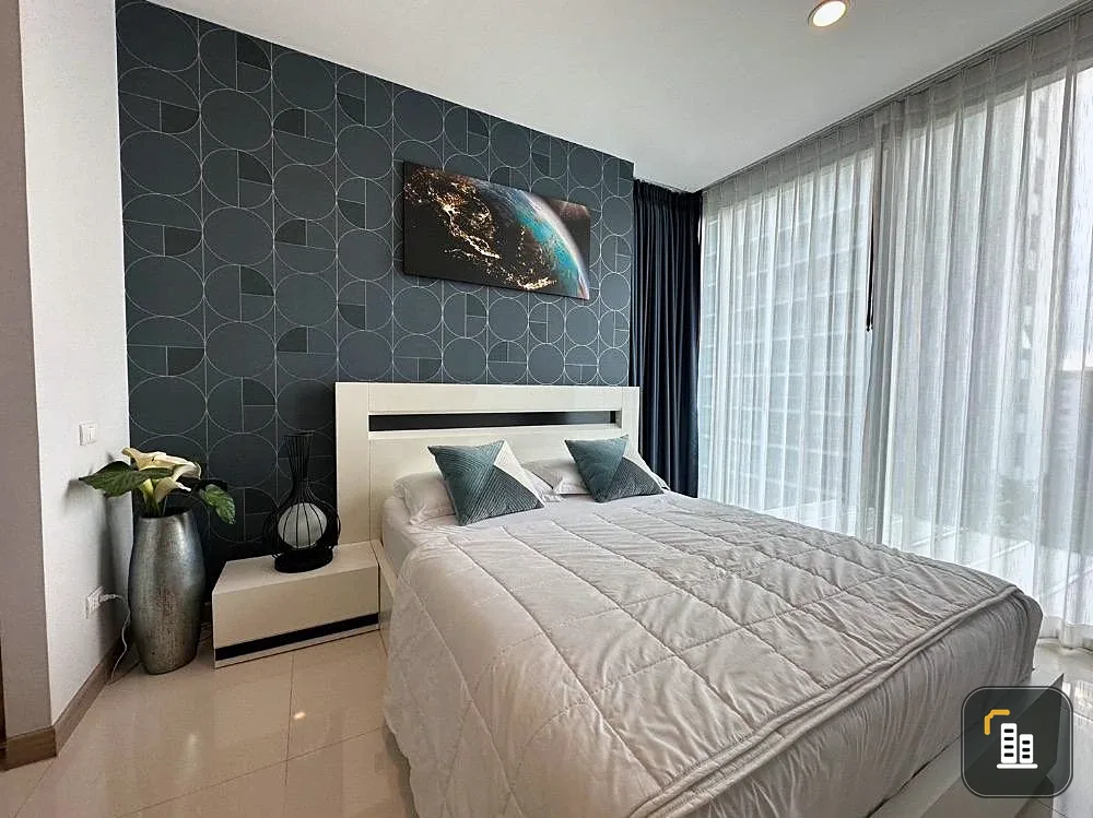 For sale: The Riviera Wong Amat Beach, corner room with privacy, luxuriously decorated, stylish, with beautiful wallpaper, sea view, book now.