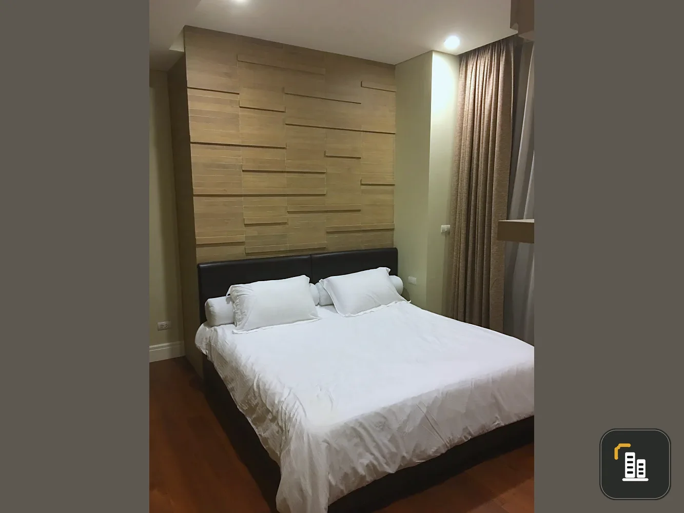 For rent Bright Sukhumvit 24, spacious room, comes with a lot of usable space, come and book, don't miss it.