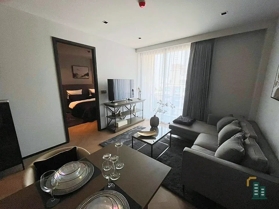 For rent: The Reserve 61 Hideaway, 7th floor, top floor, very spacious room, decorated with quality furniture, first come first served.