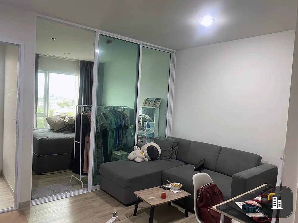 For sale: The Crystal Bliss @ Rattanathibet, empty room, good price, interested in owning one, hurry and reserve now.