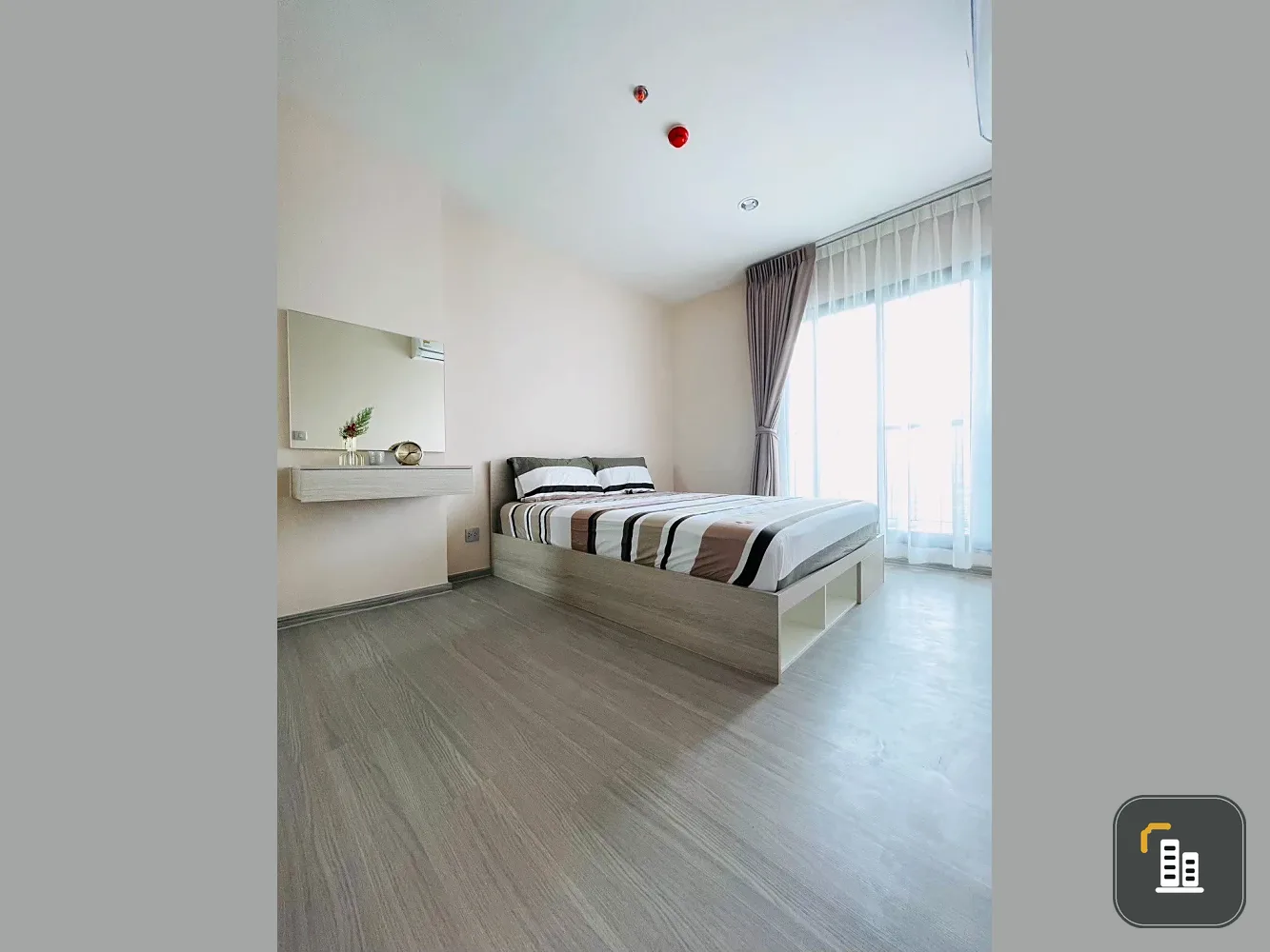 For sale: Aspire Erawan Prime, 29th floor, City view, One bed Plus room, fully furnished, ready to move in, buy now.