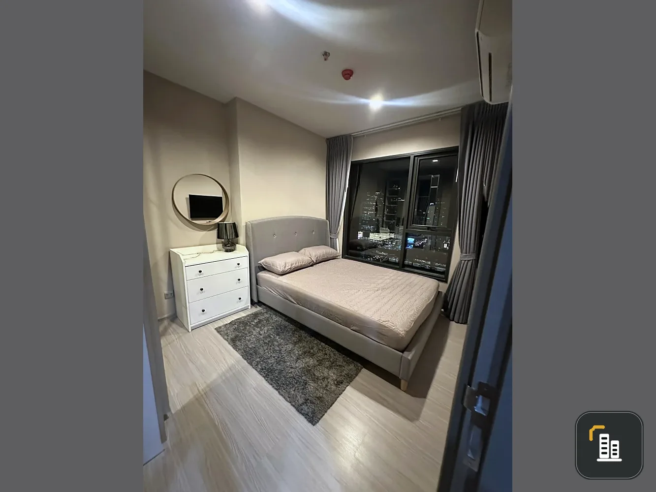 For rent Life asoke hype, ready to move in, 31st floor, high view, complete facilities, come and book now.