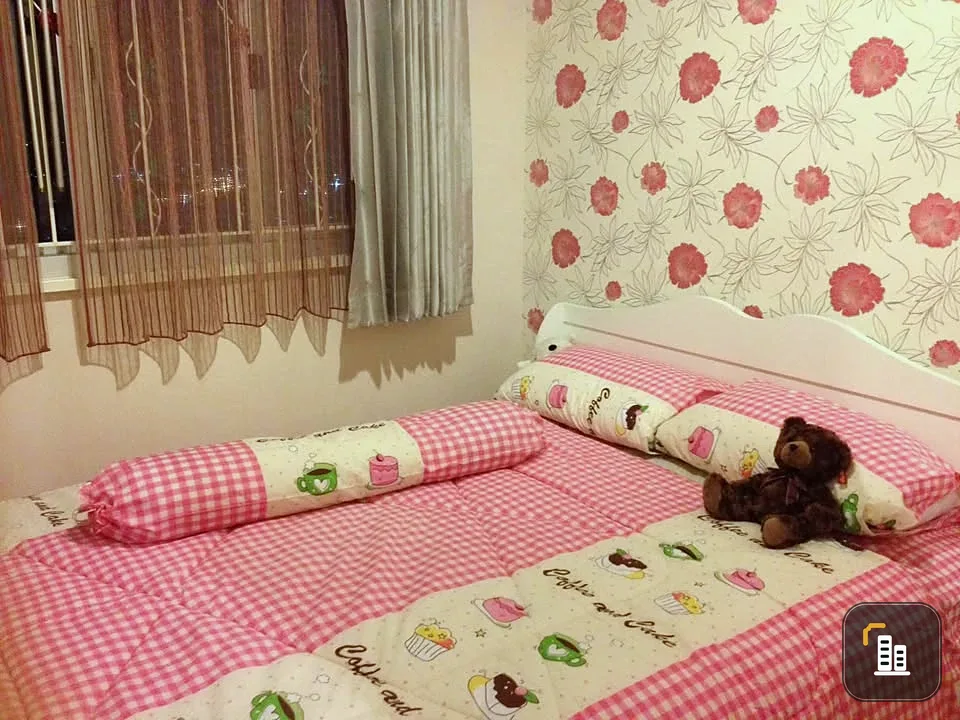 For sale: Lumpini Condo Town Ramintra - Navamin, Building A, view of the skytrain, corner room, high floor, next to the fire escape, must reserve.