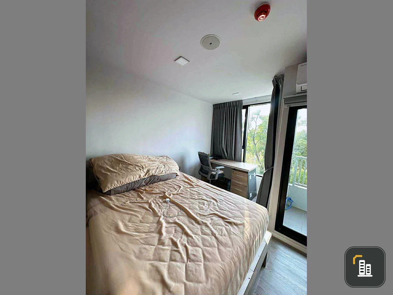 For sale: Kave Town Colony, 3rd floor, fully furnished room, ready to move in. If interested, hurry and reserve now. Don't miss out.