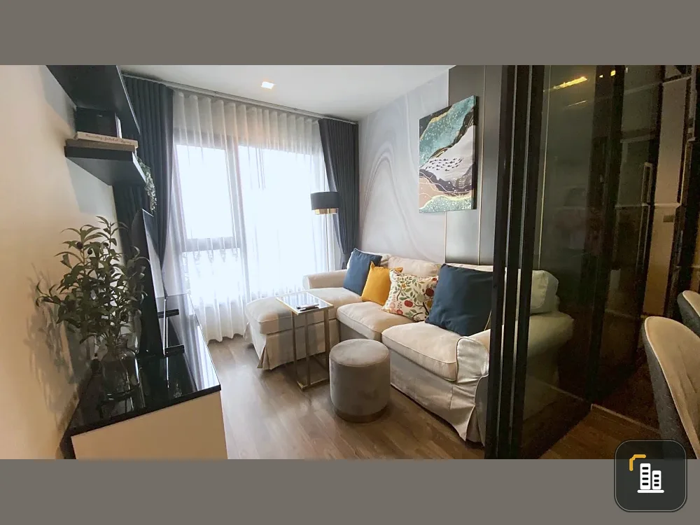For rent: Life Ladprao Valley, spacious room, lots of usable space, simple and luxuriously decorated, comes with complete furniture, don't miss it.