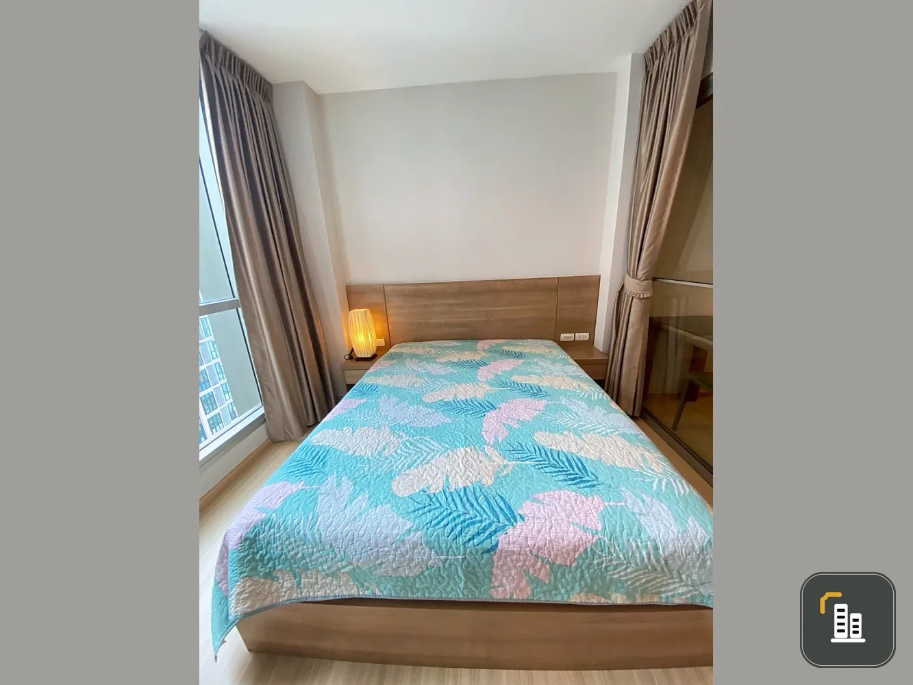For rent: Rhythm Ratchada-Huaikhwang, a nice room with complete furniture and amenities. Don't miss it.