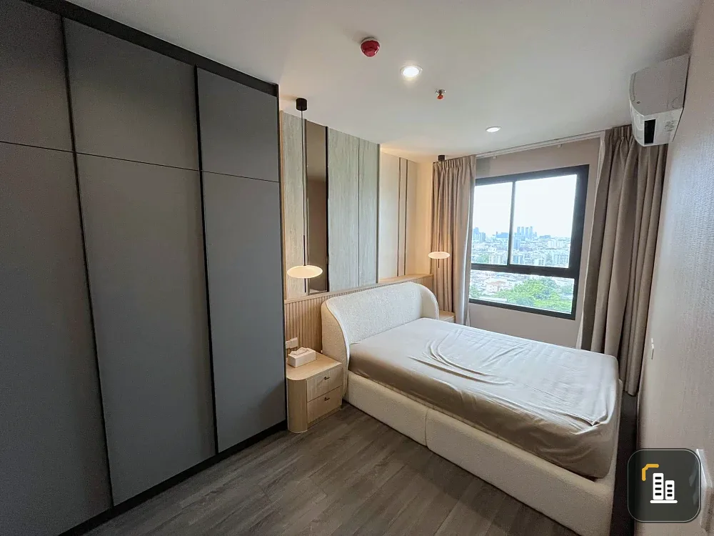 For rent: Ideo Sukhumvit - Rama 4, a nice room with built-in walls and awesome furniture. With something this good, what are you waiting for?