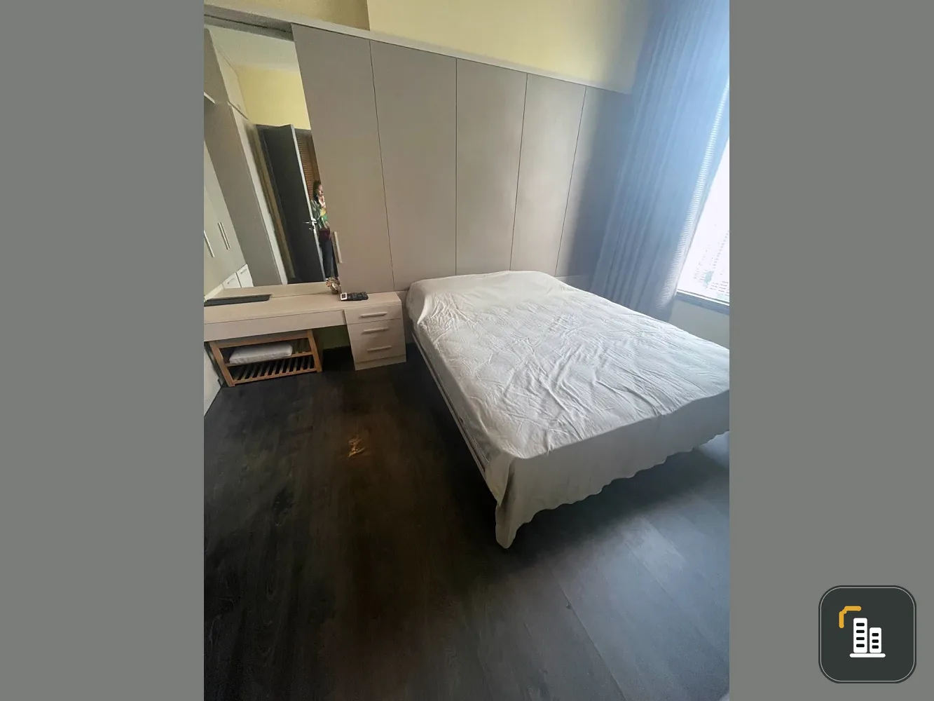 For rent: The Edge Sukhumvit 23, spacious room with lots of usable space. Hurry up and reserve now. Don't miss out.