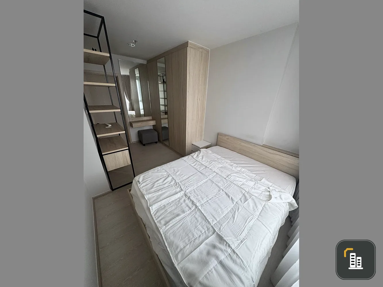 For rent: NUE Noble Ngamwongwan, 1 bedroom, 1 bathroom, fully furnished, just bring your bags and move in.