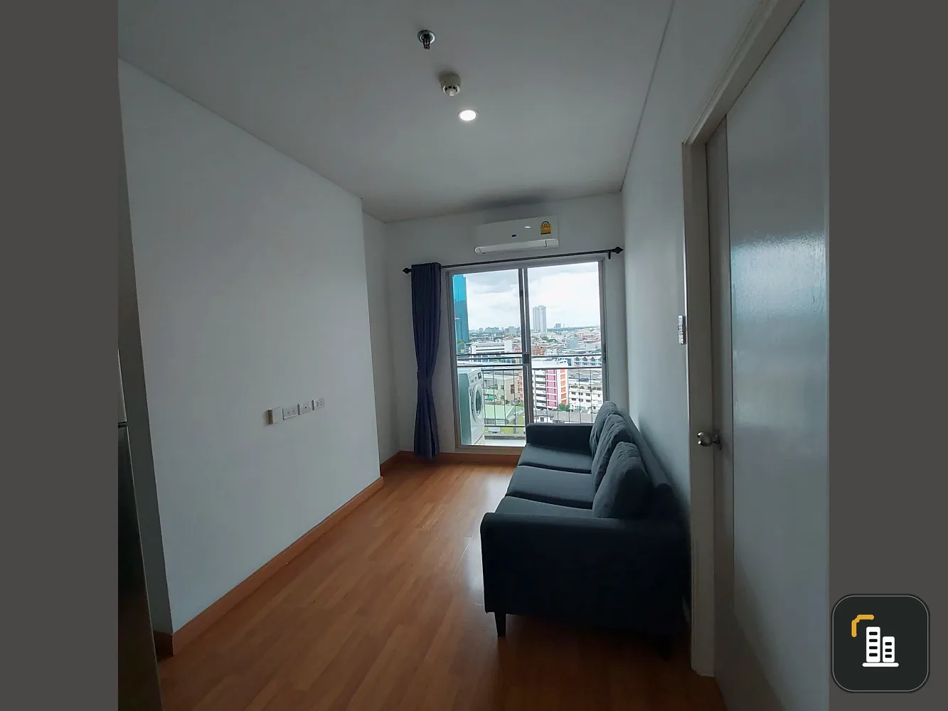 For sale, for rent, Lumpini Place Ratchada-Sathu, room size 28 sq m., 14th floor, clean room, spacious, very comfortable, hurry and book now.