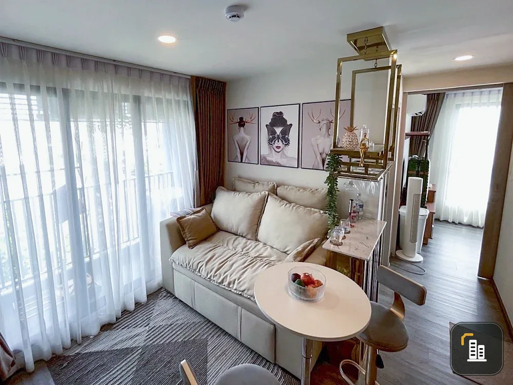 For rent THE ORIGIN Onnut, beautiful room, luxuriously decorated, comes with complete furniture and facilities. Don't miss it.