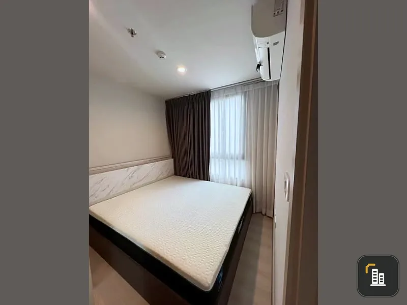 For sale: Nue Noble Ngamwongwan, a lovely room with complete furniture. Don't miss out on this great deal.