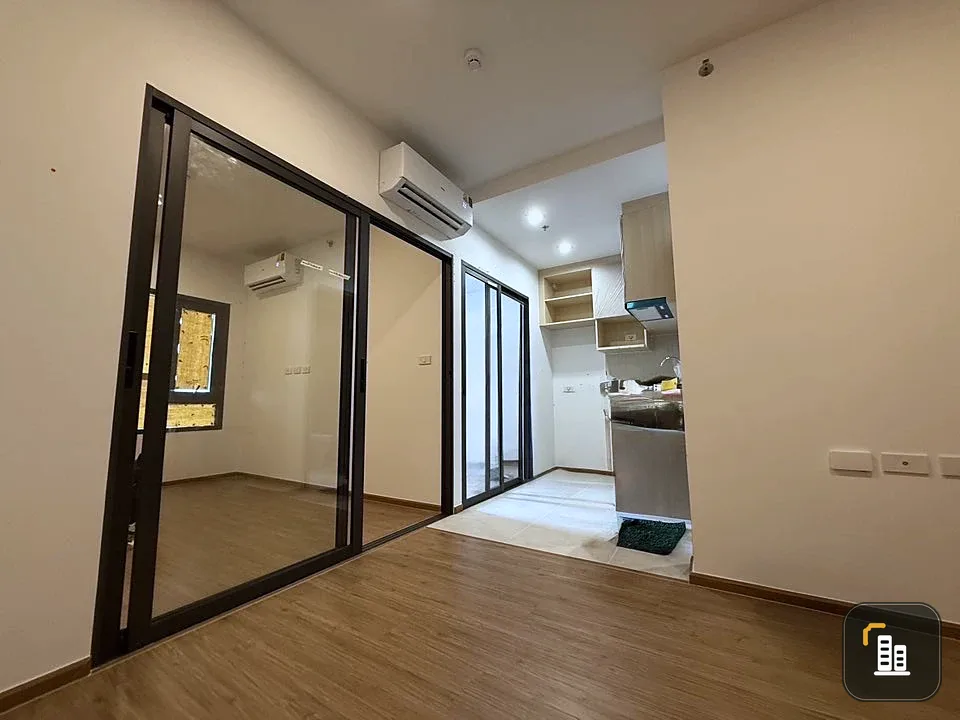 Selling down payment for The Livin Ramkhamhaeng, 29th floor, beautiful view, good project, worth living in, reserve now, urgently.