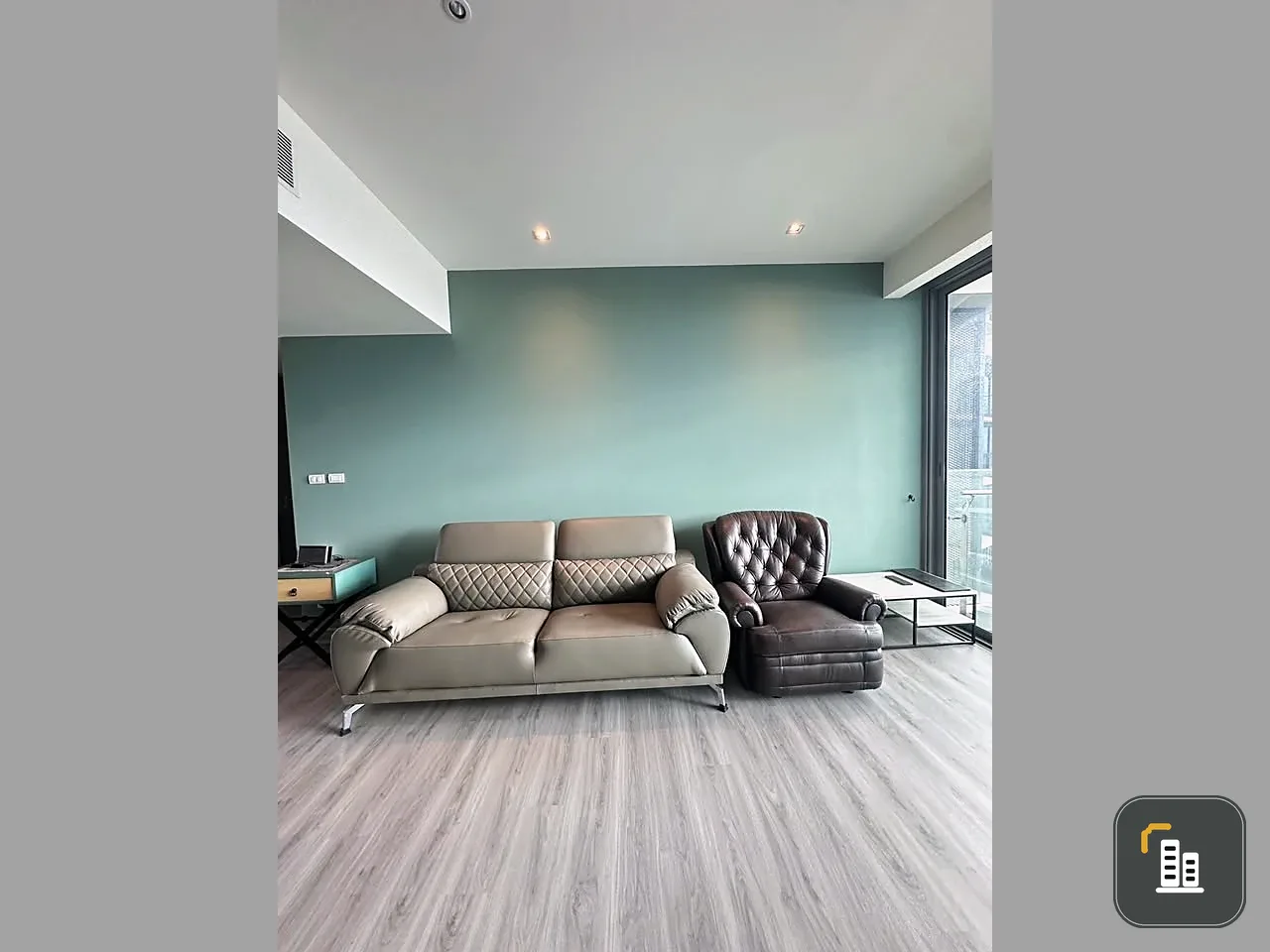 For rent: The Pano, spacious room, lots of usable space, decorated in a controlled tone, good location, comes with complete furniture, don't miss it.