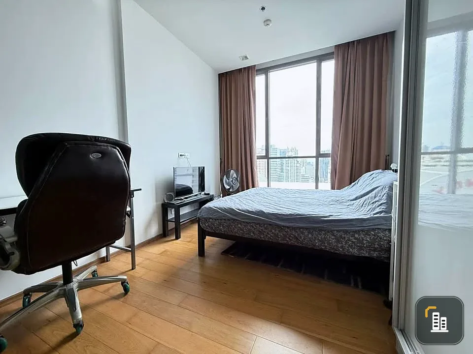 For sale: Hyde Sukhumvit 13, 1 bedroom, 1 bathroom, fully furnished + electrical appliances. If you don't reserve, you'll really miss out.