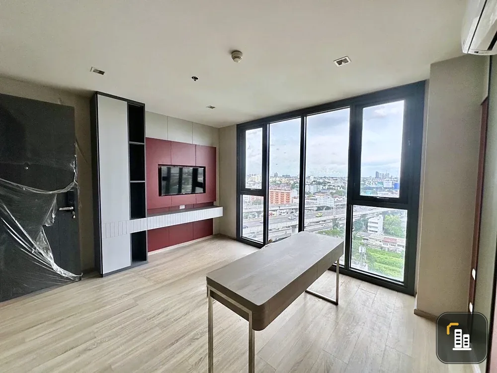 For sale: THE BASE Garden Rama 9, corner room, ready to move in, fully furnished, city view, open, not blocked, good like this, if you don't reserve,
