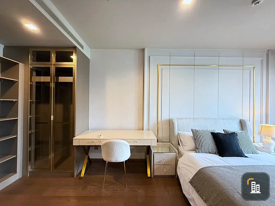 For rent: Ideo Q Sukhumvit 36, fully furnished with built-in furniture throughout the room. Simple, luxurious, and expensive. Can you not book it?