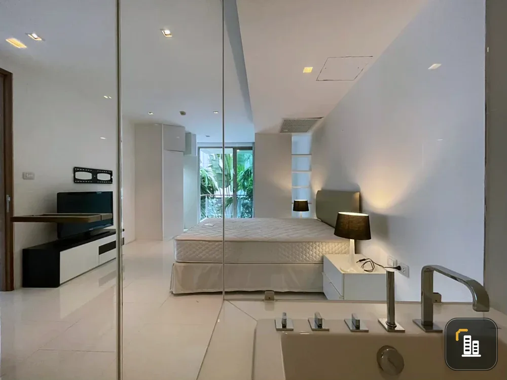 For sale, for rent, The Sanctuary Wong Amat, size 145.78 sq m., very large room, quiet and very private condo, must book.