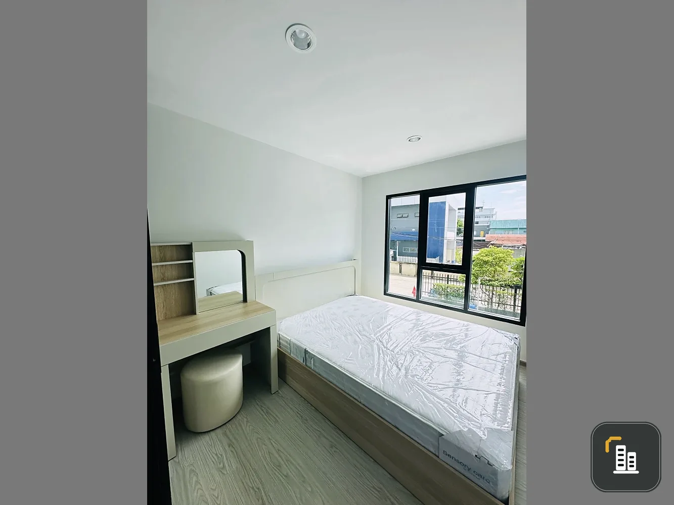 For rent: Rye Sukhumvit 101/1, a nice room, comes with complete furniture and amenities. Book now.