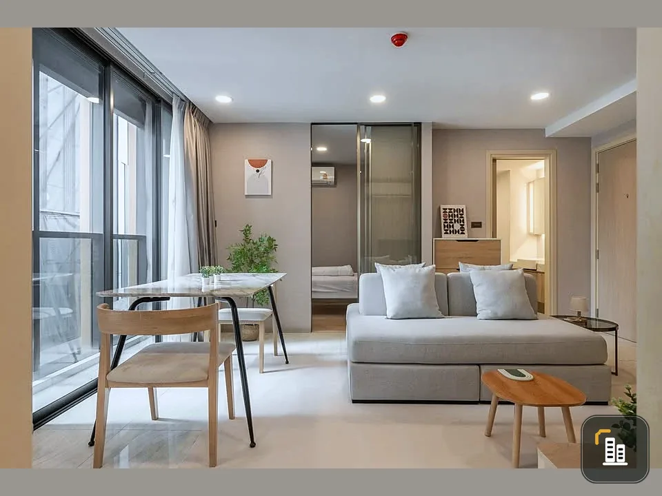 For sale, for rent, Walden Asoke, fully furnished condo, in the heart of Asoke-Phrom Phong, corner room, 4th floor, ready to move in.