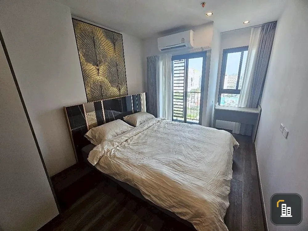 For rent: Ideo Rama 9-Asoke, very high floor, great city view, spacious room, you will regret it if you miss it.