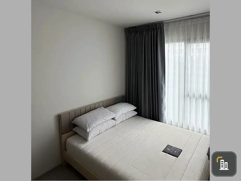 For rent: Life Asoke-Rama 9, corner room, not crowded, comes with complete furniture, just bring your bags and move in.