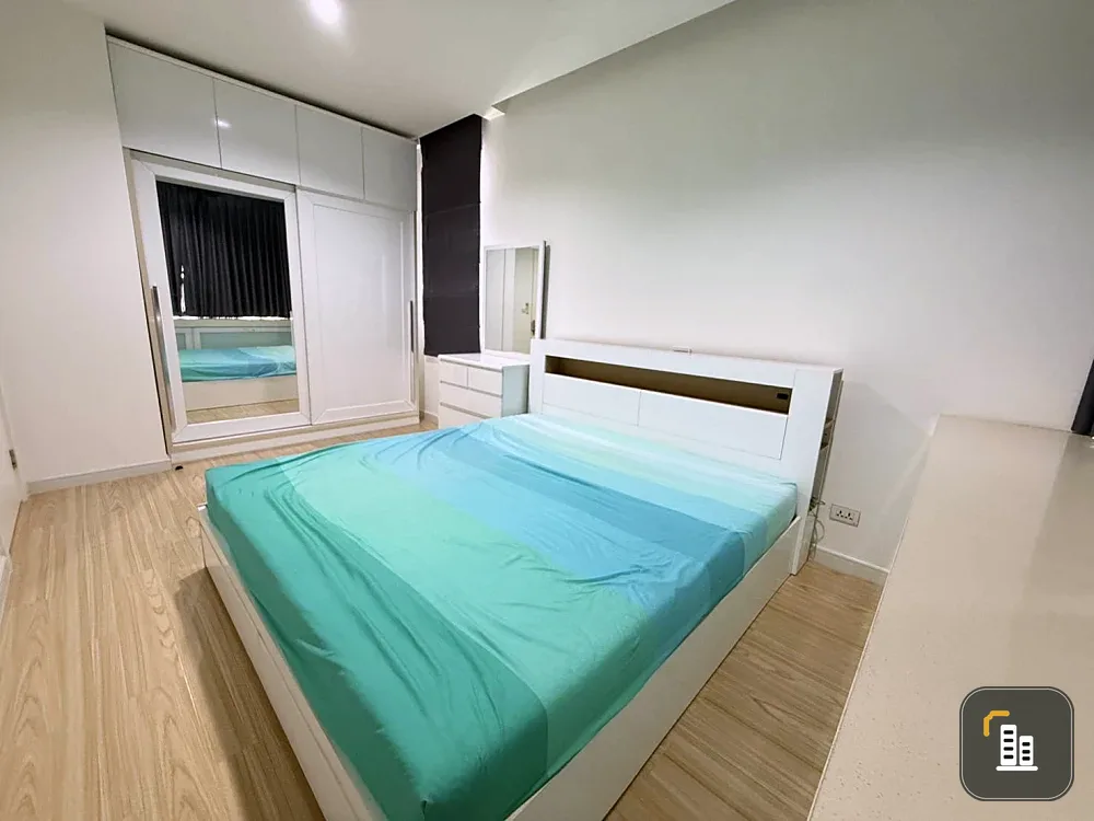 Condo for rent TC Green Rama 9, corner room, city view, fully furnished, ready to move in, just drag your bags and move in.