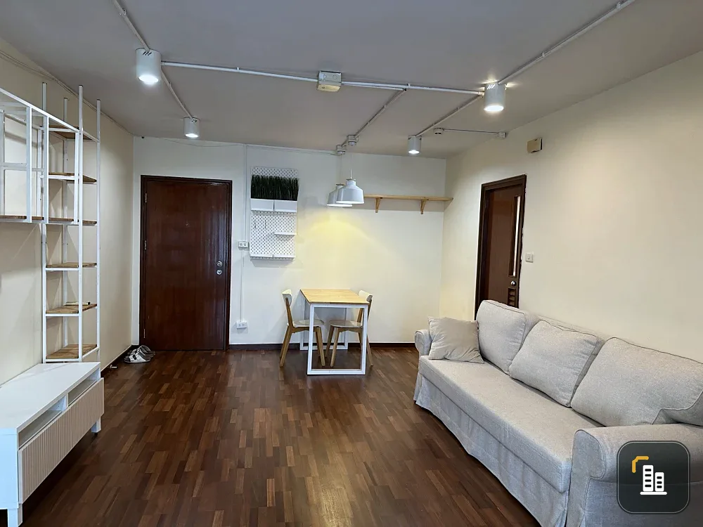For rent S.V. City Rama 3, very spacious room, not cramped at all, complete with furniture and electrical appliances, ready to move in immediately.