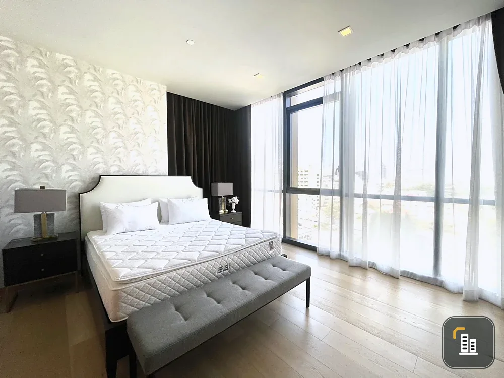 For rent: The Monument Thonglo, beautifully decorated room, luxurious and expensive-looking, with private elevator, fully furnished, book now.