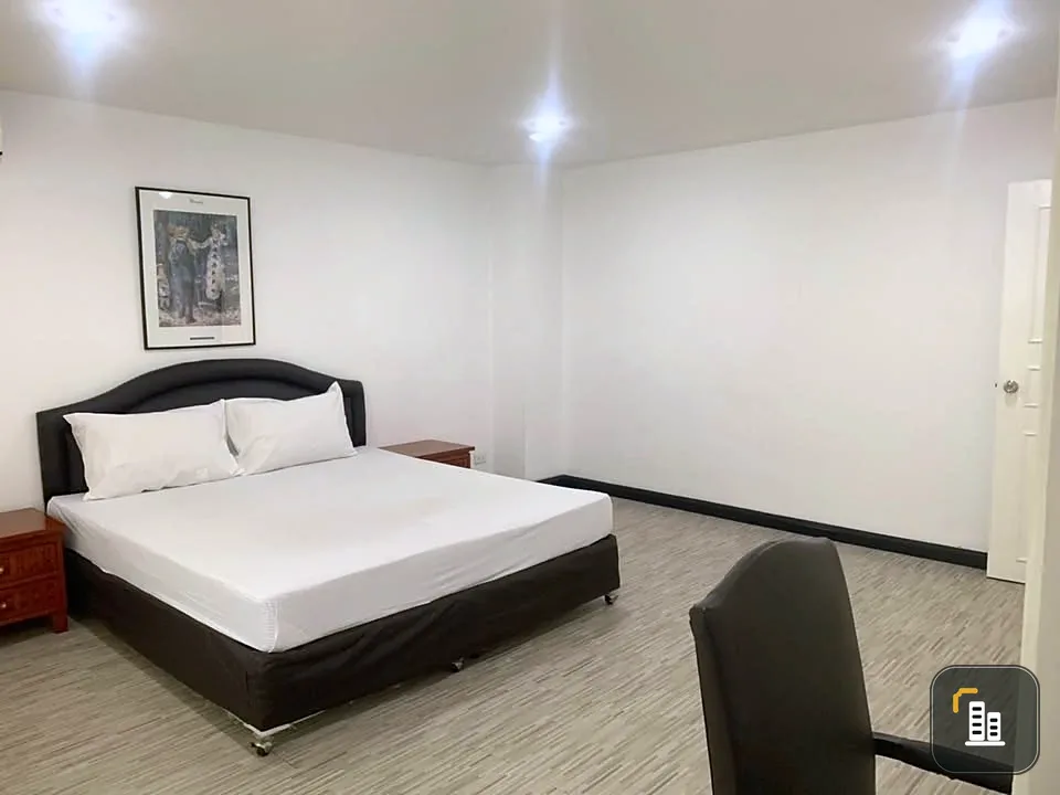 For rent!! The Waterford Condominium, 10th floor, 3 bedrooms, fully furnished, ready to move in, hurry up and book now!!