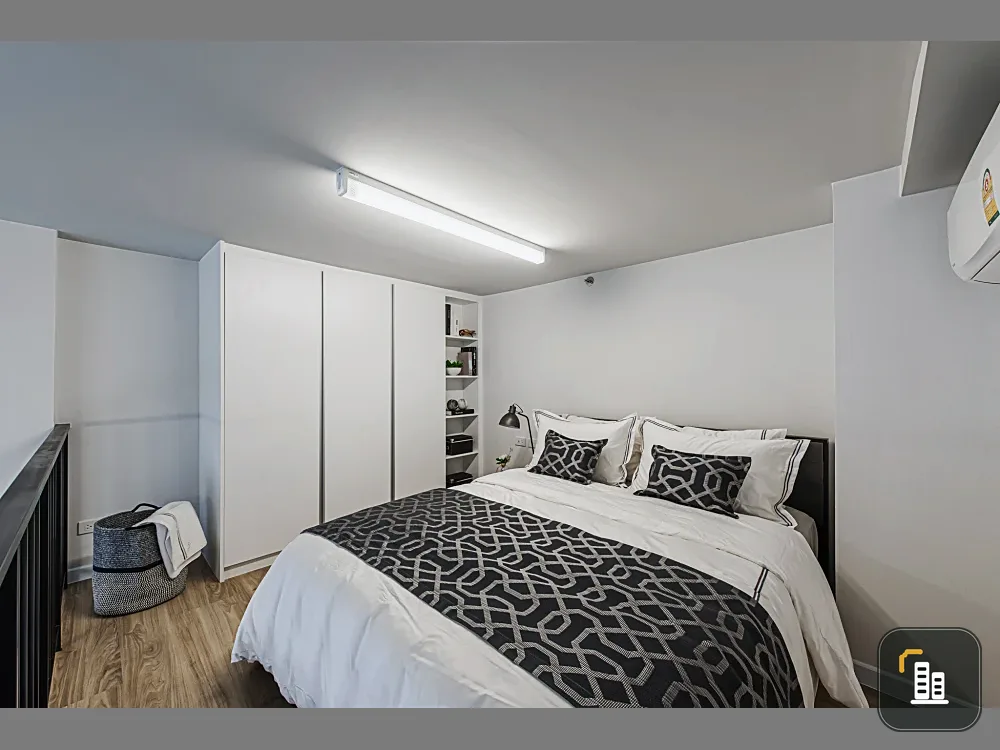 For sale: Blossom Condo @Fashion, beautifully decorated room, fully furnished, high ceiling, airy and spacious, don't miss out.