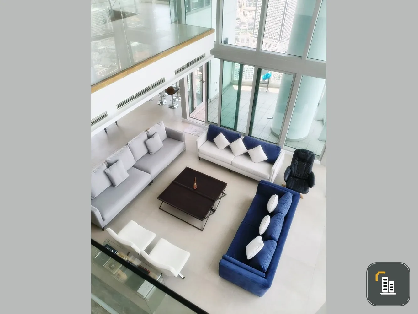 For rent!! Condo The River, a luxury duplex condominium with beautiful river and city views from the 67th floor. Book now!!