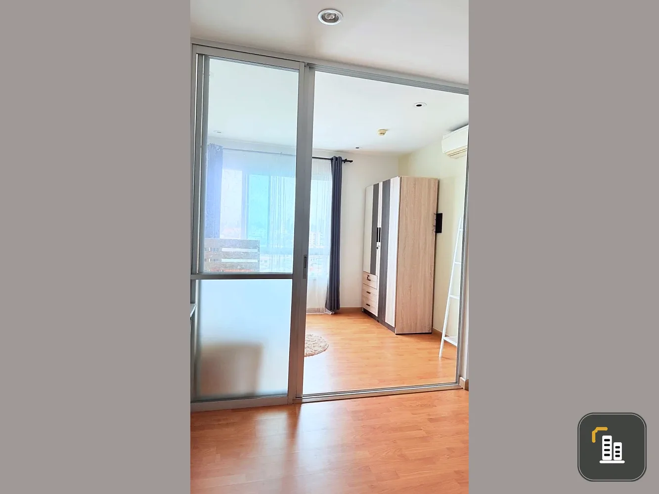 For rent: The President Sathorn-Ratchaphruek, 9th floor, fully furnished, nice to live in, book now, urgently.
