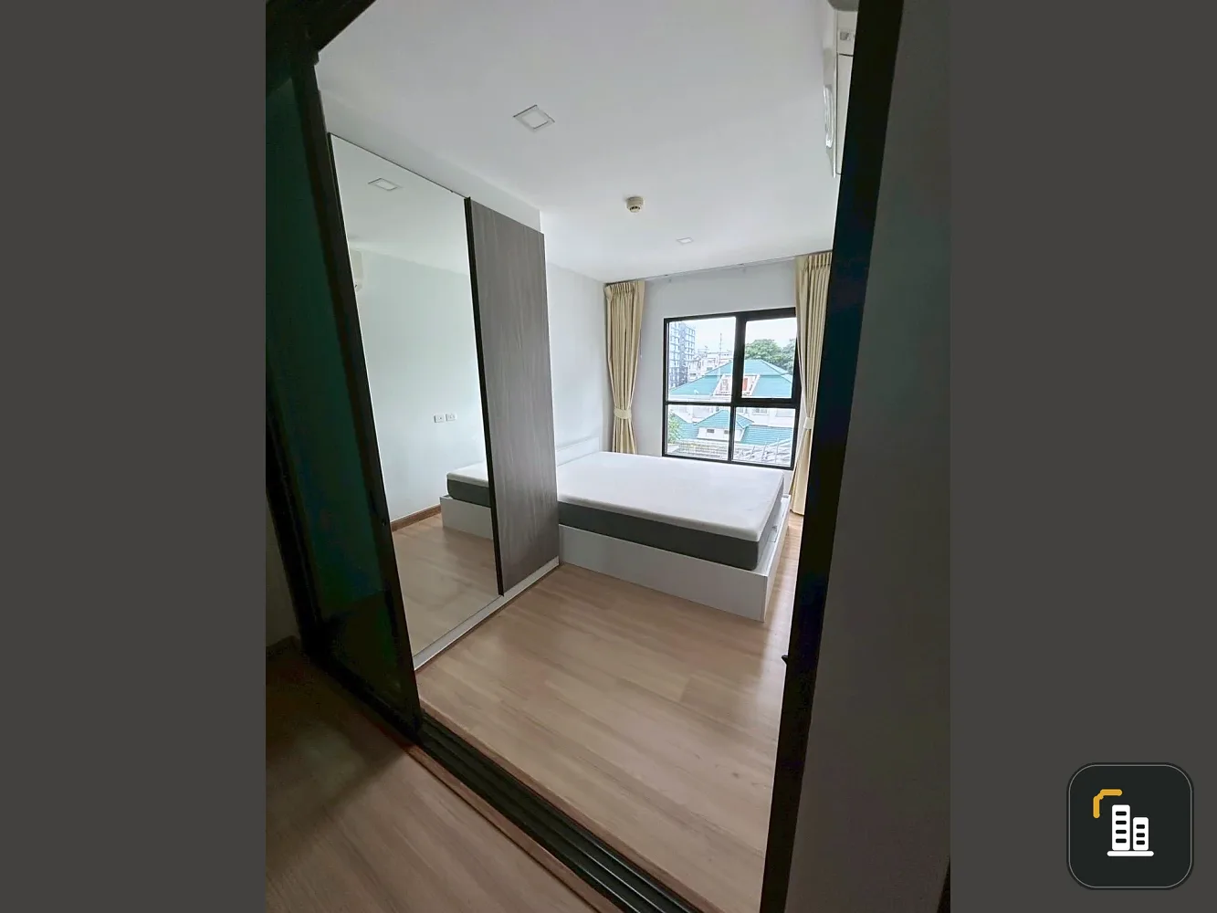 For sale: B-Loft Lite Sukhumvit 107, size 28 sq m., room at the front of the building, no buildings blocking the view, rooms are clearly divided into