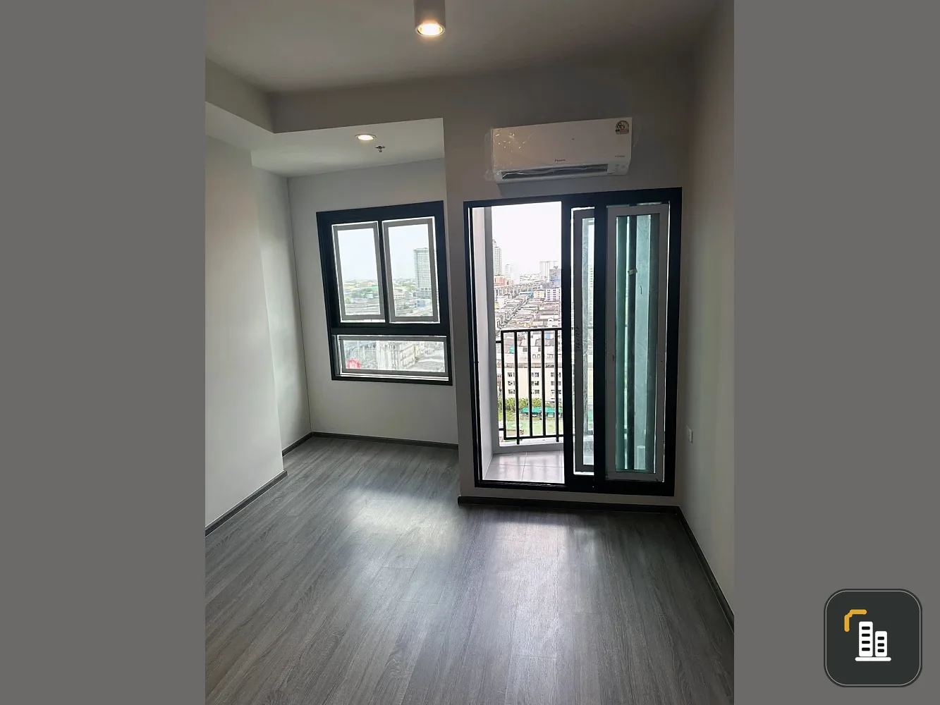 Selling down payment Ideo Ramkhamhaeng - Lam Sali Station, 15th floor, good project, worth living in, reserve now.