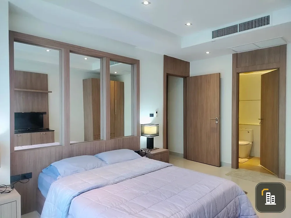 For sale: Nam Talay Condominium, spacious room, lots of usable space, decorated in a controlled tone, complete with amenities. Don't miss out!