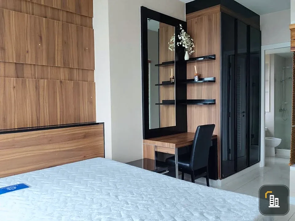 For rent, Ivy Sathorn 10, corner room, high floor, city view, no buildings blocking, spacious area, decorated, ready to move in