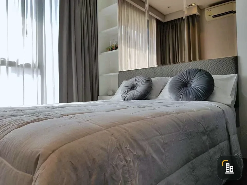 For sale: The Lumpini 24, 17th floor, built-in decoration with large glass windows, complete furniture and electrical appliances, ready to move in