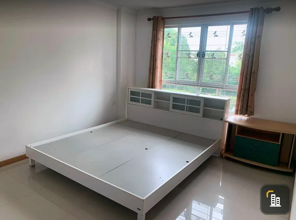 For sale: Lumpini Ville Ramkhamhaeng 26, 2nd floor room, back of the room is next to a very shady tree, spacious area, hurry and reserve now!