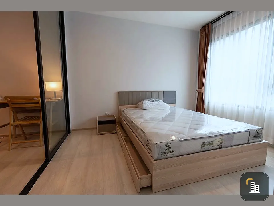 For rent: Life Asoke, 1 bedroom, 1 bathroom, fully furnished, just bring your bags and move in.
