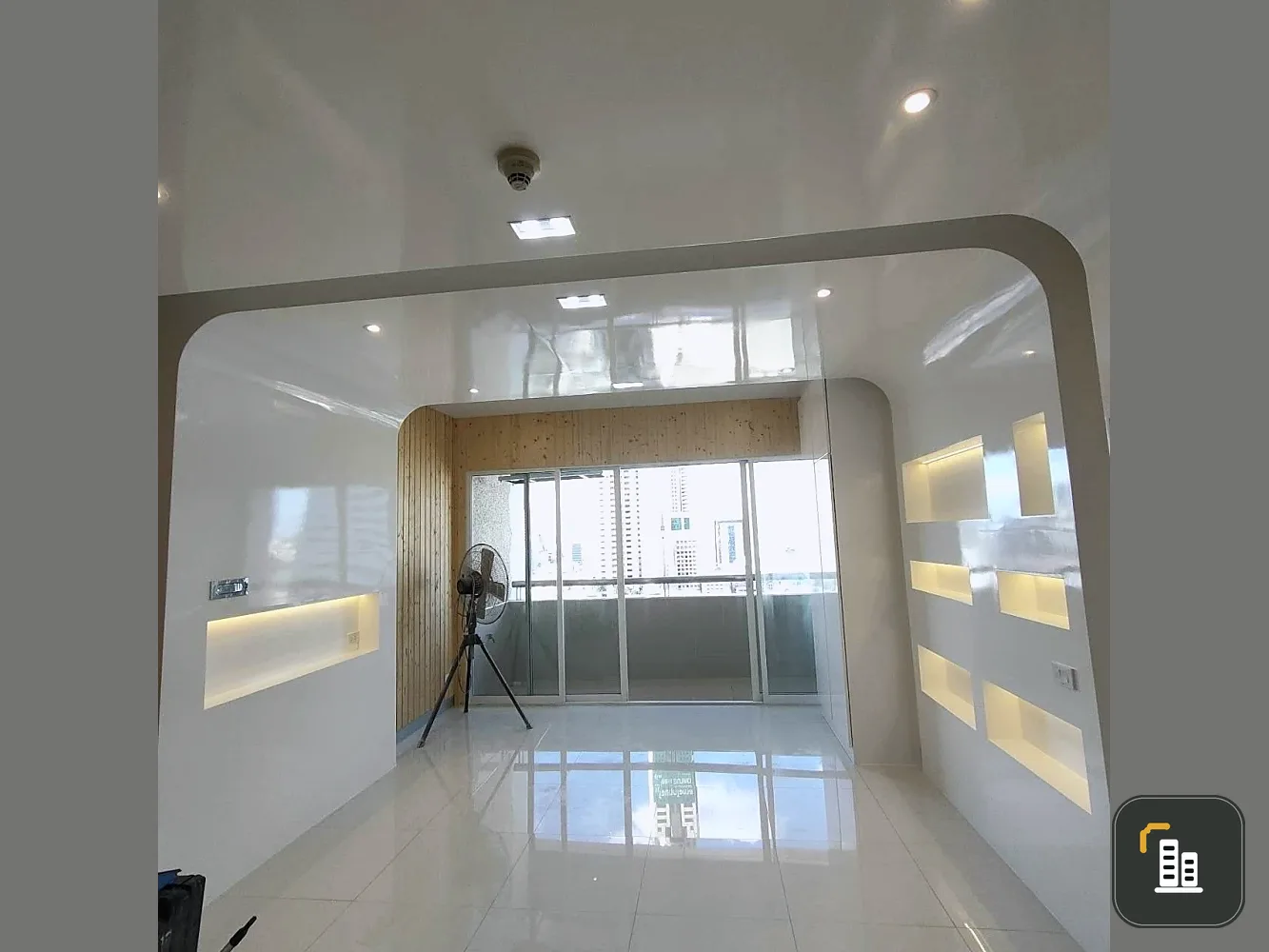 For sale, for rent, The Platinum, studio room, very spacious, built-in decoration throughout the room, don't miss it.