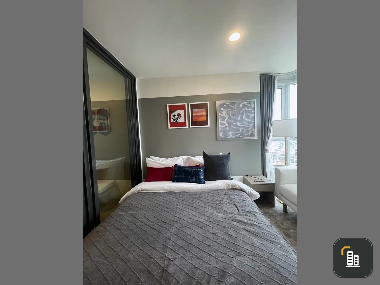 For rent: XT Huaikhwang Studio room, stylishly decorated, fully furnished, just bring your bags and move in.