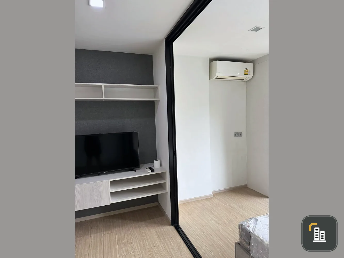 For sale: Wynn Condo Phaholyothin 52, 1 bedroom, 1 bathroom, fully furnished, building view, reserve now.