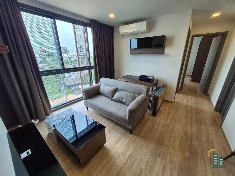 For sale, for rent Taka haus Ekkamai 12, 2 bedrooms, 2 bathrooms, plenty of space, fully furnished, hurry and book now.